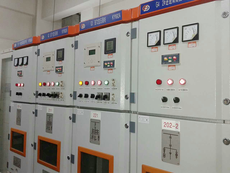 開閉站、美式箱變、低壓動力配電箱、低壓開關柜、低壓母線橋、鎧裝移開式金屬封閉開關設備（KYN92A-12）、三相有載調(diào)壓變壓器、組合電器、高壓電容補償柜、后臺系統(tǒng)和直流屏